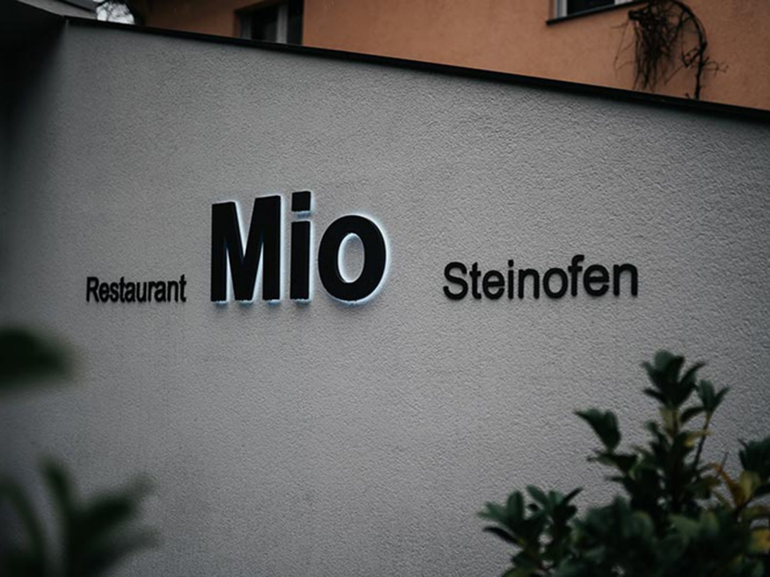 Mio Restaurant einzelbuchstaben & 3D mit Lichtwerbung