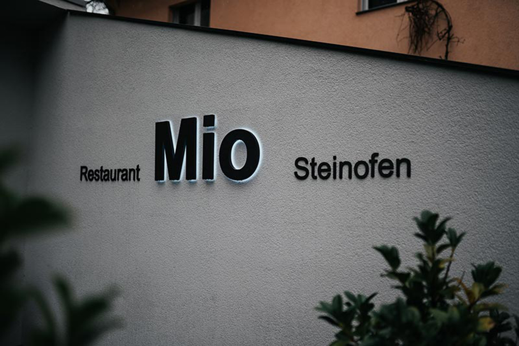 Mio Restaurant einzelbuchstaben & 3D mit Lichtwerbung