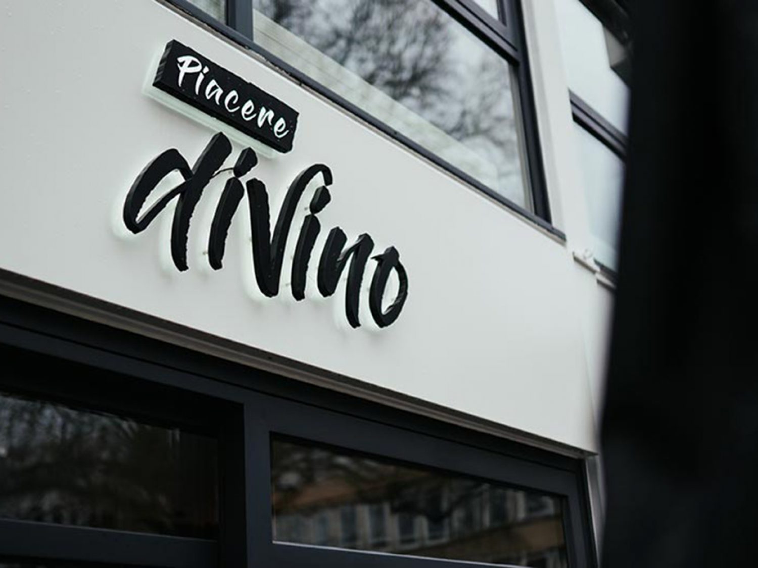 Divino Restaurant Schaufenster, Schilder, Einzelbuchstabe & 3D Arbeit