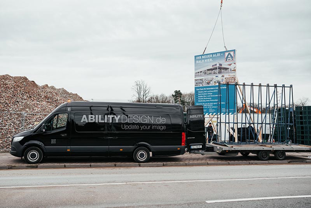 ALDI Schilder, bauschild, werbepylone